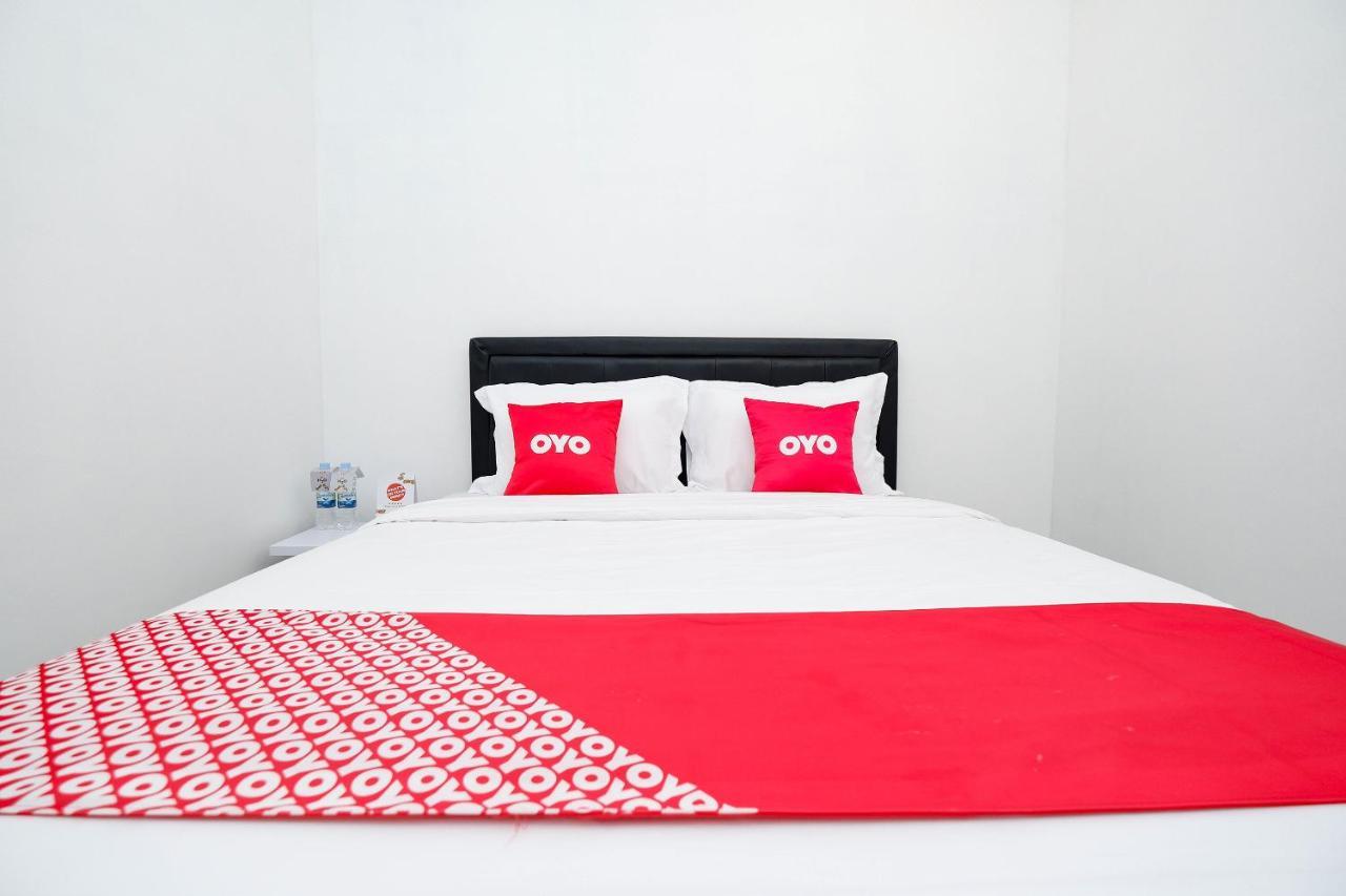 Oyo 1611 Four D'Home Solo Kültér fotó