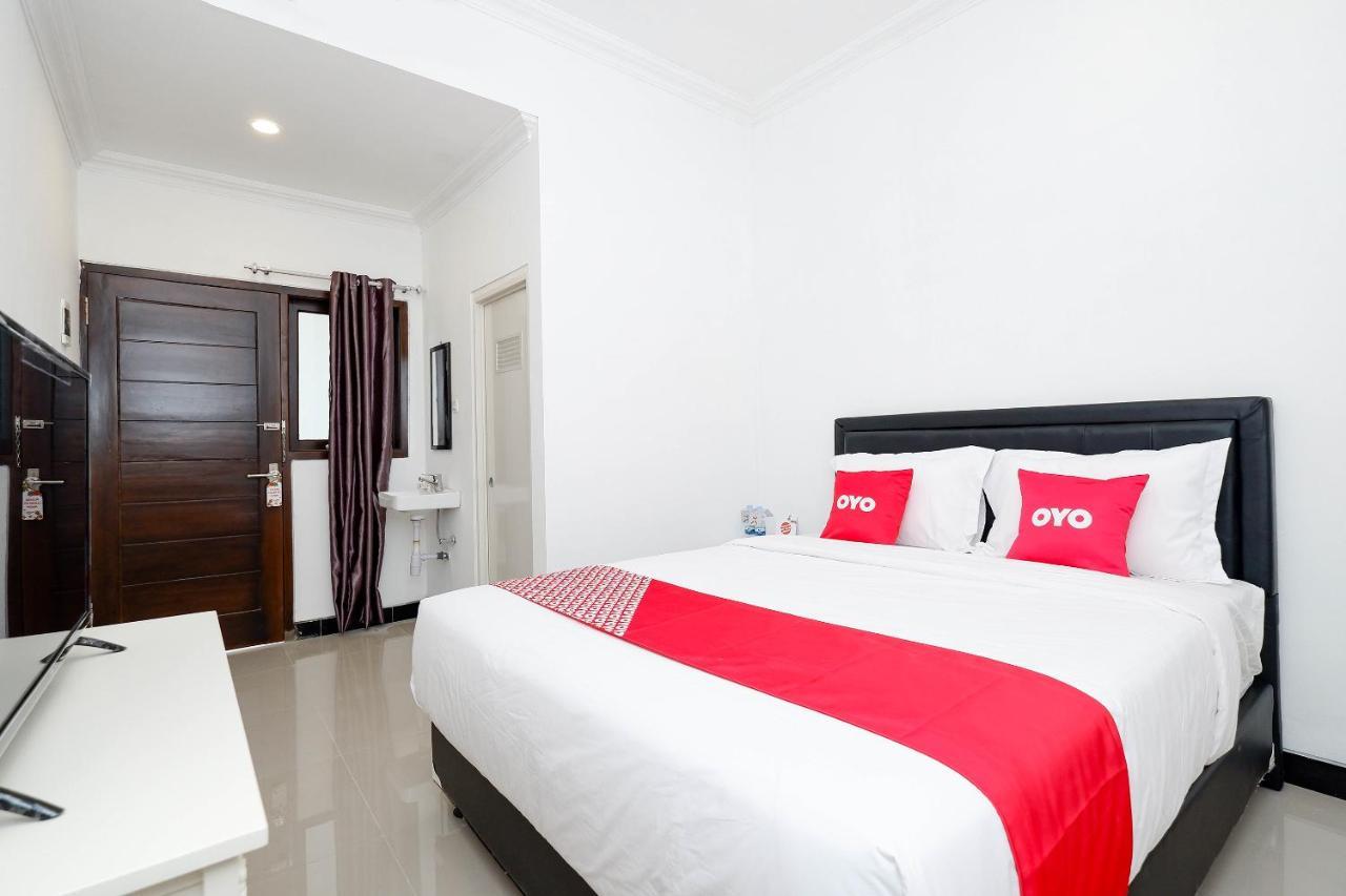 Oyo 1611 Four D'Home Solo Kültér fotó