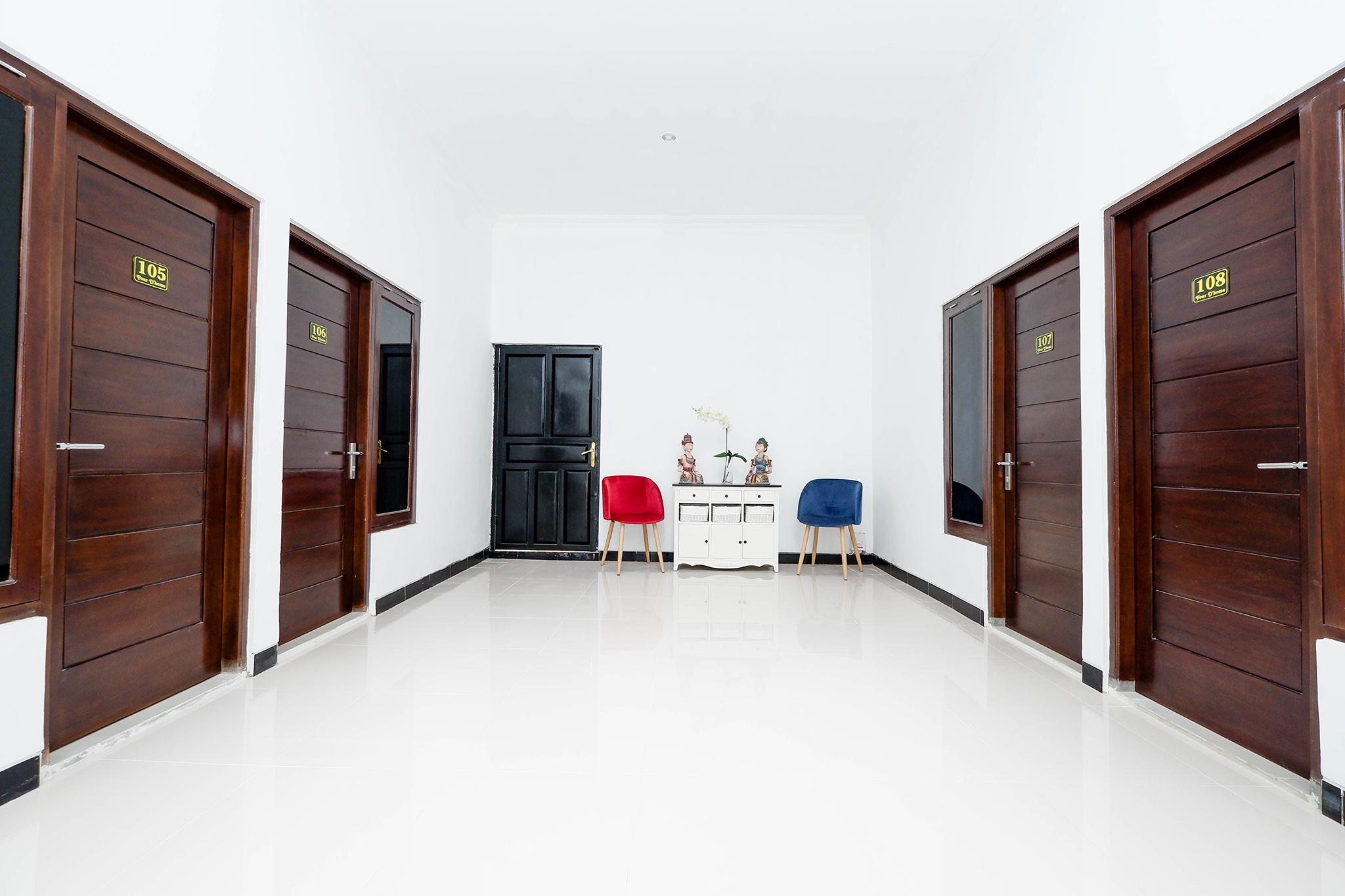 Oyo 1611 Four D'Home Solo Kültér fotó