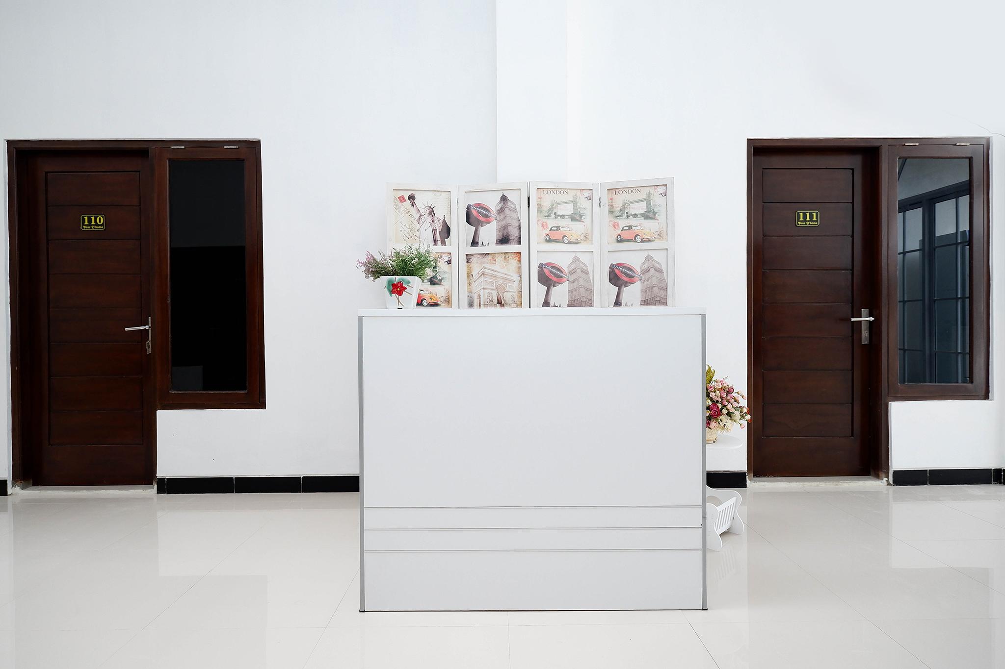 Oyo 1611 Four D'Home Solo Kültér fotó